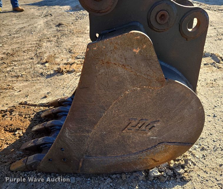 image for item DU2674 2011 Takeuchi TB153FR mini excavator