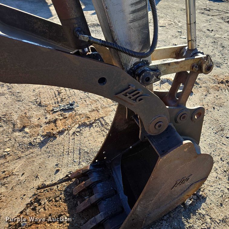 image for item DU2674 2011 Takeuchi TB153FR mini excavator