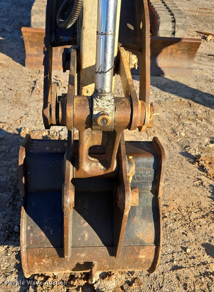 image for item DU2674 2011 Takeuchi TB153FR mini excavator