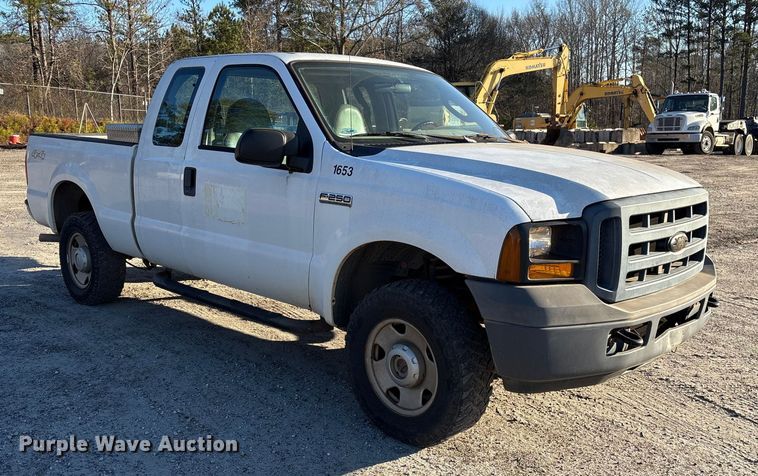 image for item DU2675 2006 Ford F250 Super Duty XL Ext. Cab pickup truck