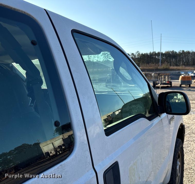 image for item DU2675 2006 Ford F250 Super Duty XL Ext. Cab pickup truck