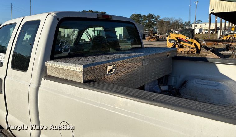 image for item DU2675 2006 Ford F250 Super Duty XL Ext. Cab pickup truck