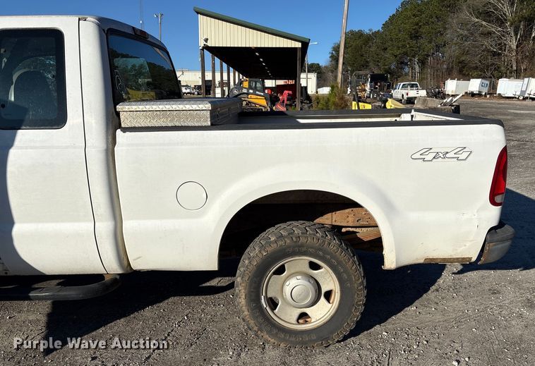 image for item DU2675 2006 Ford F250 Super Duty XL Ext. Cab pickup truck