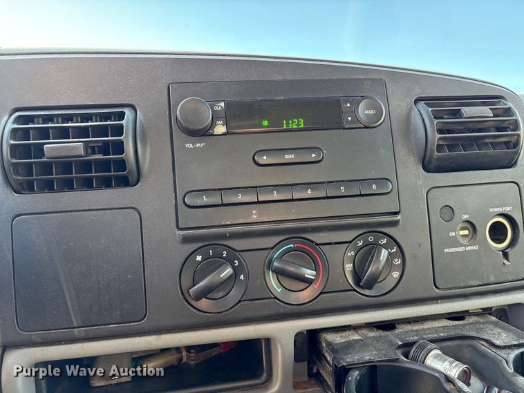 image for item DU2675 2006 Ford F250 Super Duty XL Ext. Cab pickup truck