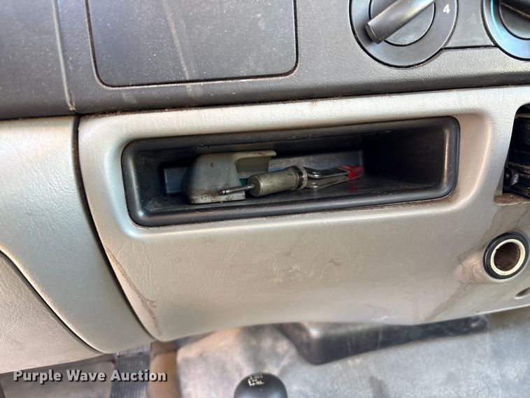 image for item DU2675 2006 Ford F250 Super Duty XL Ext. Cab pickup truck