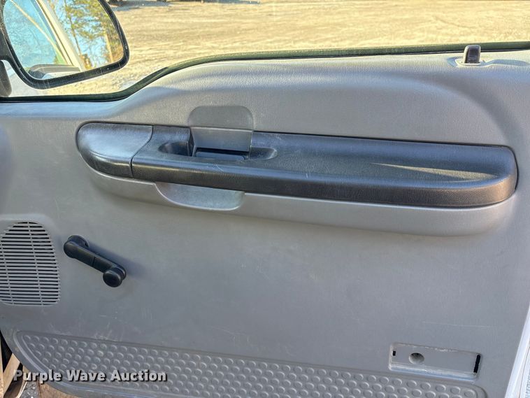 image for item DU2675 2006 Ford F250 Super Duty XL Ext. Cab pickup truck