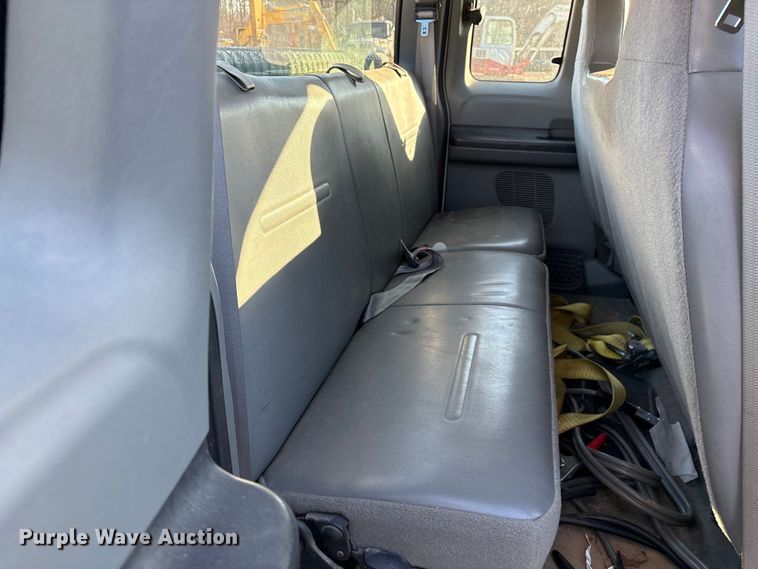 image for item DU2675 2006 Ford F250 Super Duty XL Ext. Cab pickup truck