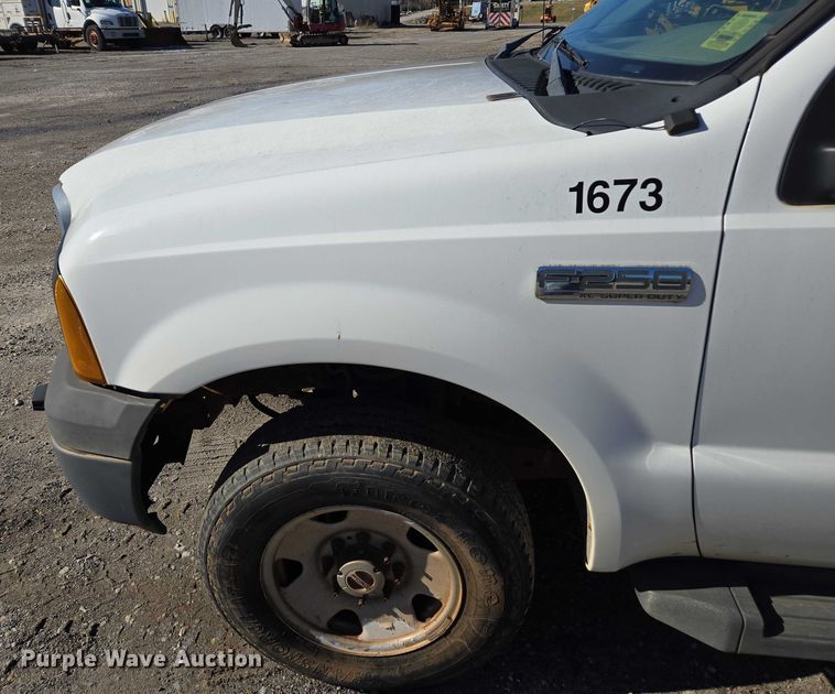image for item DU2676 2007 Ford F250 Super Duty XL Ext. Cab pickup truck
