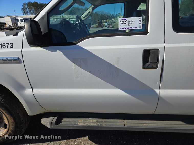 image for item DU2676 2007 Ford F250 Super Duty XL Ext. Cab pickup truck