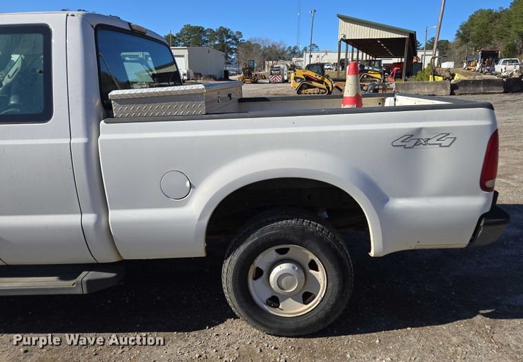 image for item DU2676 2007 Ford F250 Super Duty XL Ext. Cab pickup truck