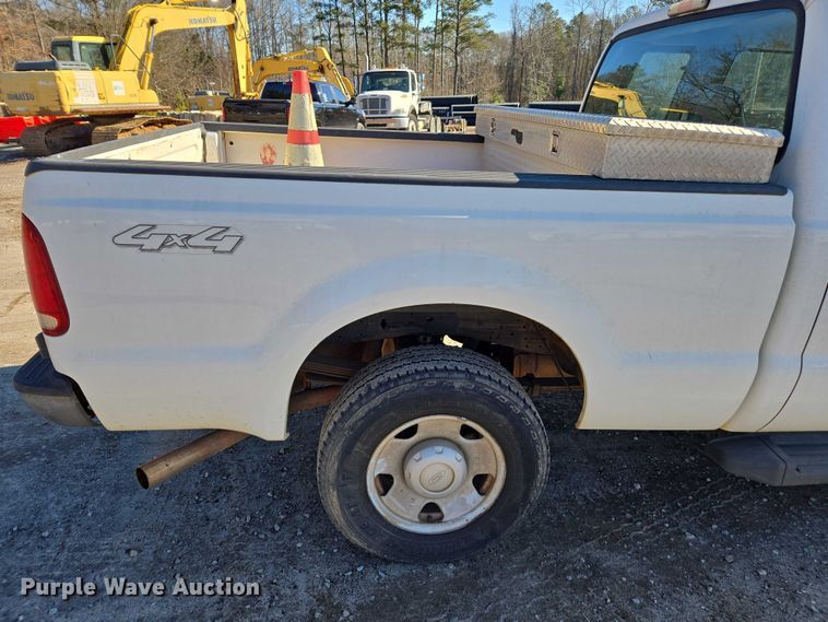 image for item DU2676 2007 Ford F250 Super Duty XL Ext. Cab pickup truck