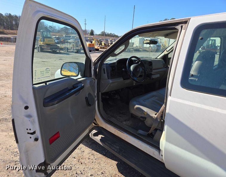 image for item DU2676 2007 Ford F250 Super Duty XL Ext. Cab pickup truck