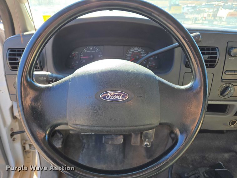 image for item DU2676 2007 Ford F250 Super Duty XL Ext. Cab pickup truck