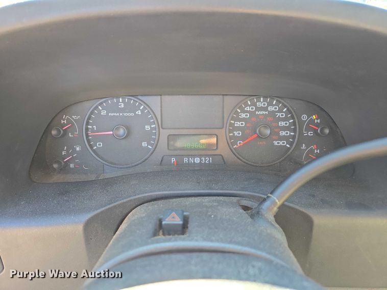 image for item DU2676 2007 Ford F250 Super Duty XL Ext. Cab pickup truck