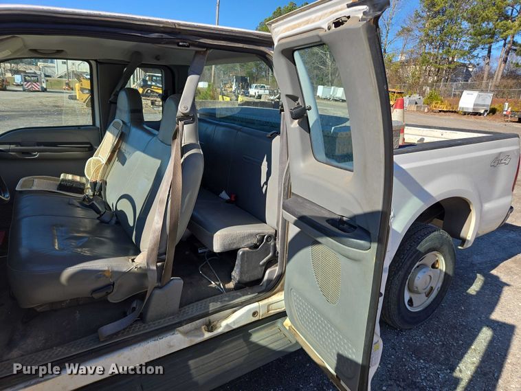 image for item DU2676 2007 Ford F250 Super Duty XL Ext. Cab pickup truck