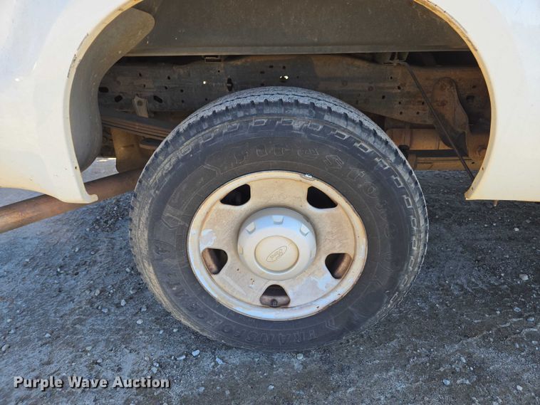 image for item DU2676 2007 Ford F250 Super Duty XL Ext. Cab pickup truck