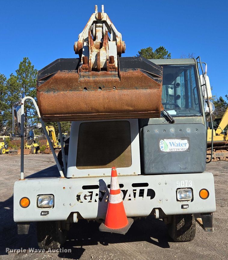 image for item DU2677 2003 Gradall XL3100 wheeled excavator