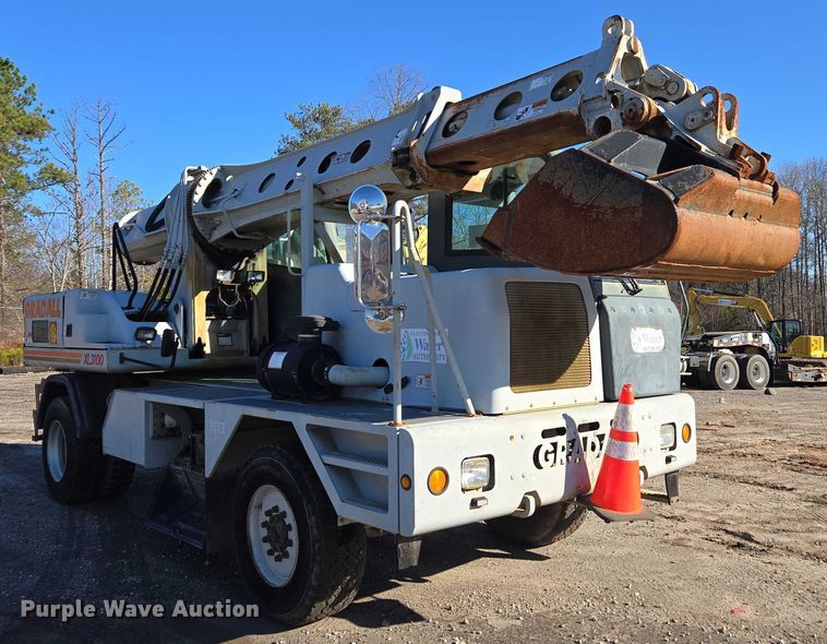 image for item DU2677 2003 Gradall XL3100 wheeled excavator