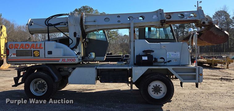image for item DU2677 2003 Gradall XL3100 wheeled excavator