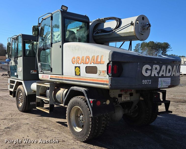 image for item DU2677 2003 Gradall XL3100 wheeled excavator