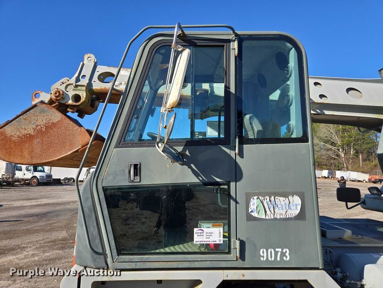 image for item DU2677 2003 Gradall XL3100 wheeled excavator