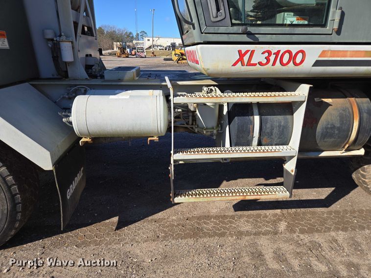 image for item DU2677 2003 Gradall XL3100 wheeled excavator