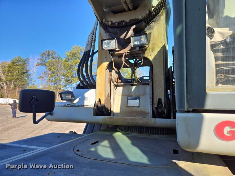 image for item DU2677 2003 Gradall XL3100 wheeled excavator