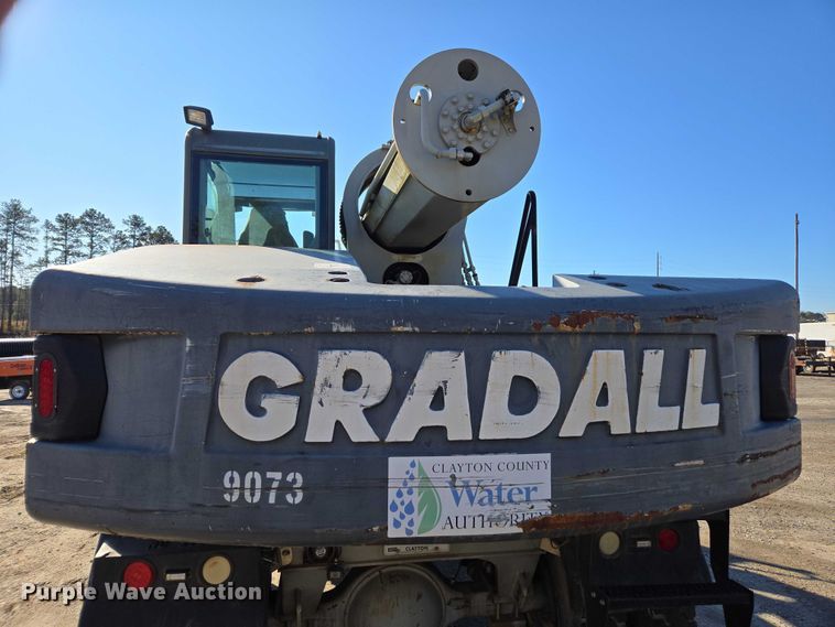 image for item DU2677 2003 Gradall XL3100 wheeled excavator