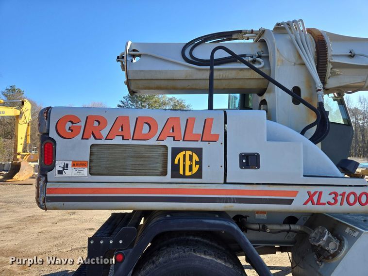 image for item DU2677 2003 Gradall XL3100 wheeled excavator