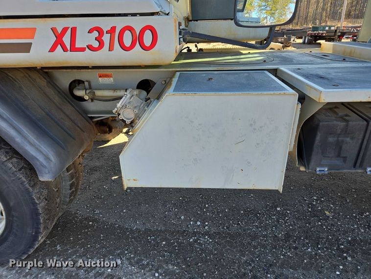 image for item DU2677 2003 Gradall XL3100 wheeled excavator