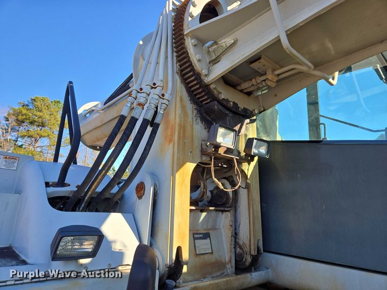 image for item DU2677 2003 Gradall XL3100 wheeled excavator