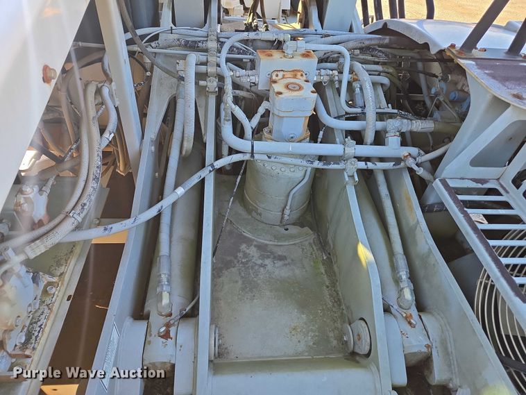 image for item DU2677 2003 Gradall XL3100 wheeled excavator