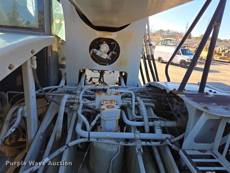 image for item DU2677 2003 Gradall XL3100 wheeled excavator