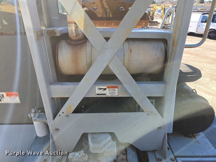 image for item DU2677 2003 Gradall XL3100 wheeled excavator