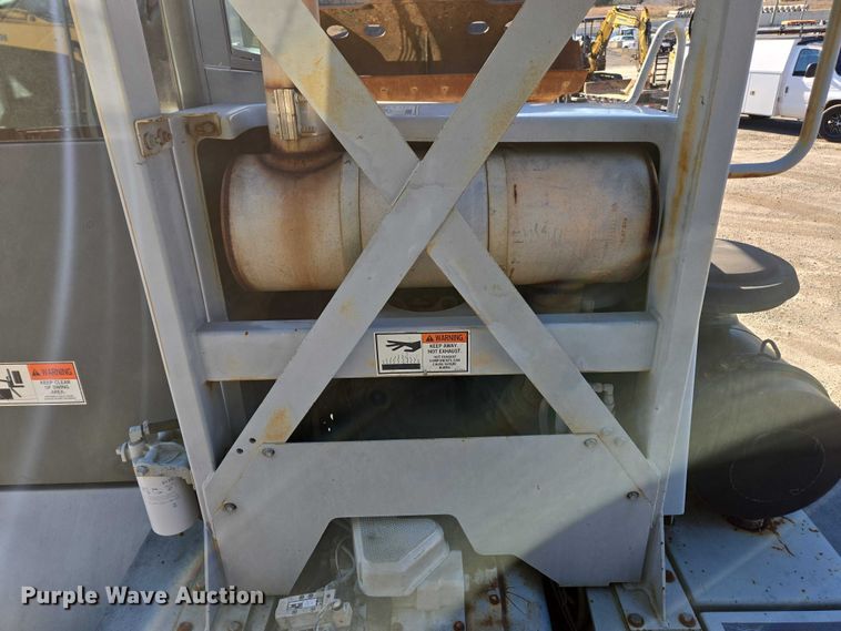 image for item DU2677 2003 Gradall XL3100 wheeled excavator