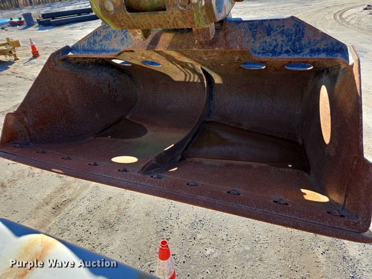 image for item DU2677 2003 Gradall XL3100 wheeled excavator