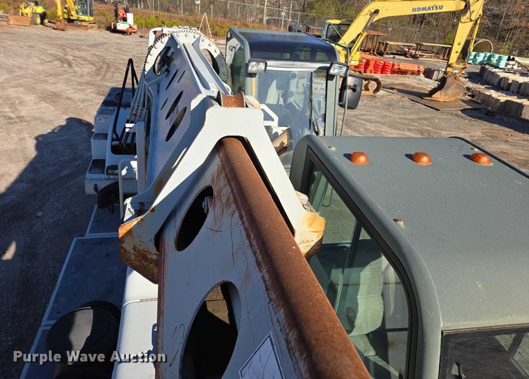 image for item DU2677 2003 Gradall XL3100 wheeled excavator