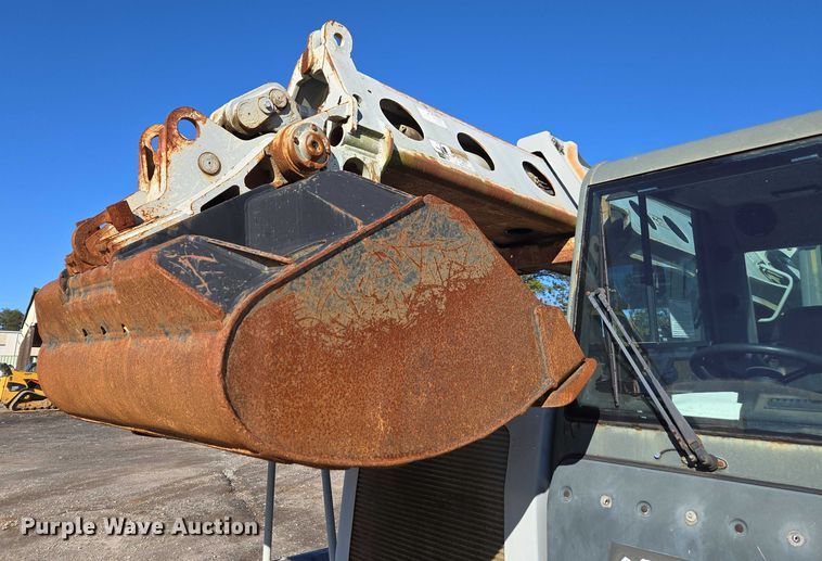 image for item DU2677 2003 Gradall XL3100 wheeled excavator