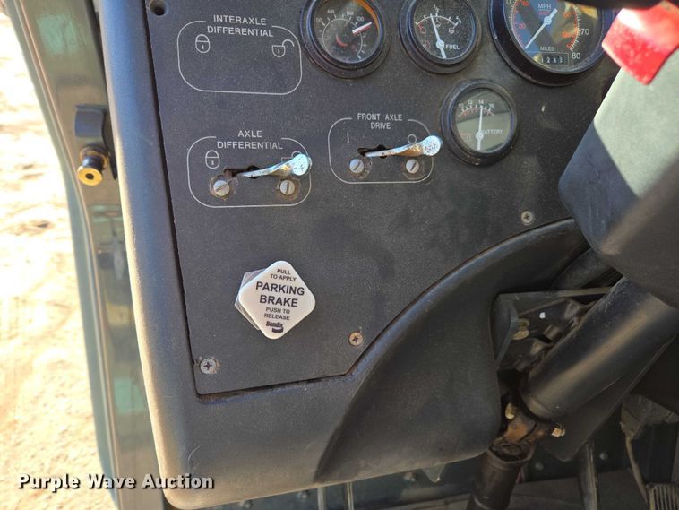 image for item DU2677 2003 Gradall XL3100 wheeled excavator