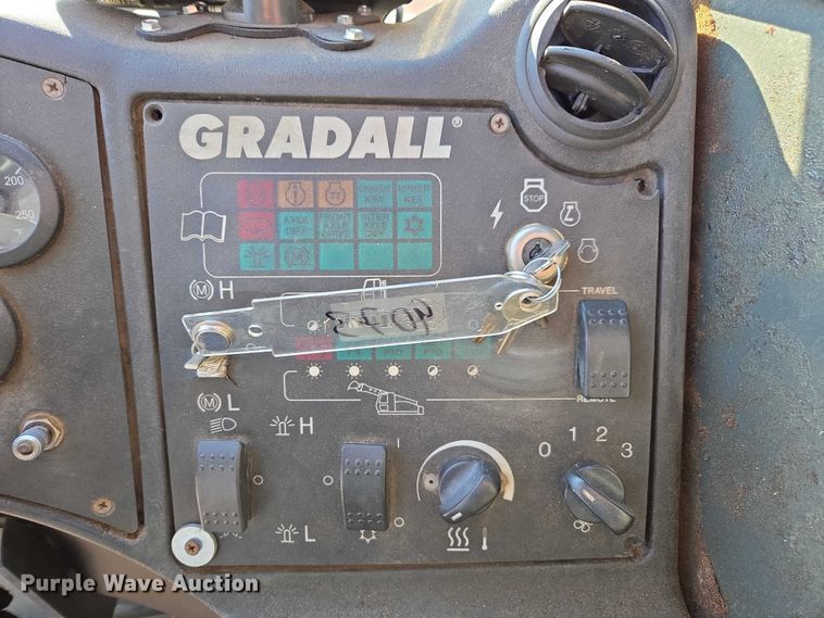 image for item DU2677 2003 Gradall XL3100 wheeled excavator