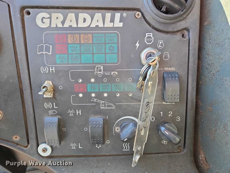 image for item DU2677 2003 Gradall XL3100 wheeled excavator