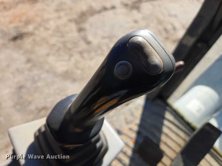 image for item DU2677 2003 Gradall XL3100 wheeled excavator