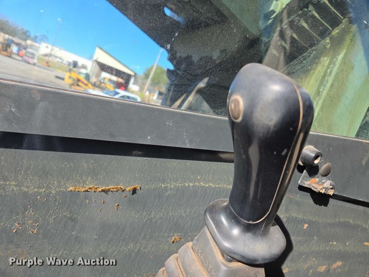 image for item DU2677 2003 Gradall XL3100 wheeled excavator