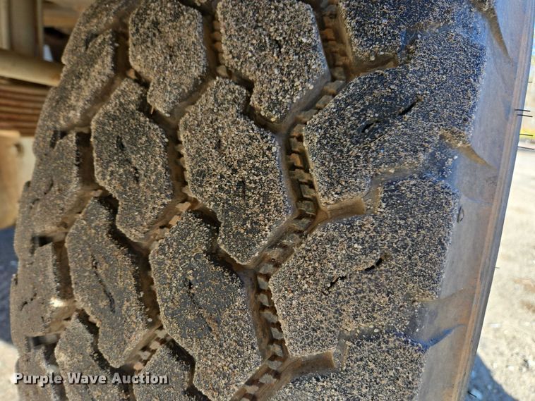 image for item DU2677 2003 Gradall XL3100 wheeled excavator