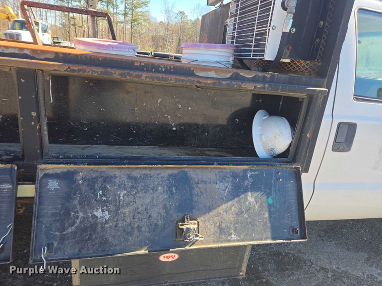 image for item DU2678 2008 Ford F450 Super Duty XL flatbed truck