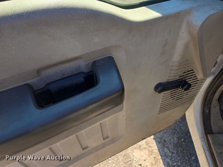 image for item DU2678 2008 Ford F450 Super Duty XL flatbed truck