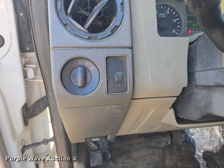 image for item DU2678 2008 Ford F450 Super Duty XL flatbed truck