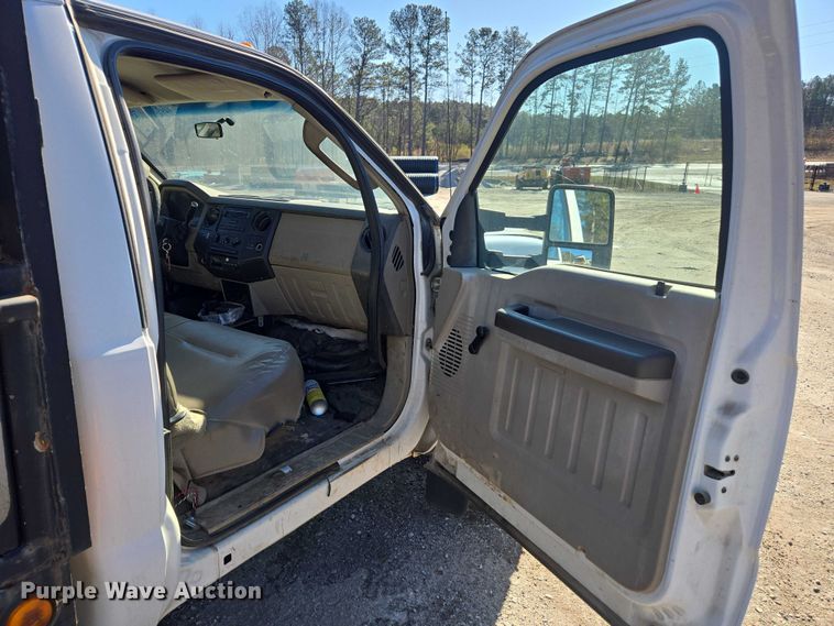 image for item DU2678 2008 Ford F450 Super Duty XL flatbed truck