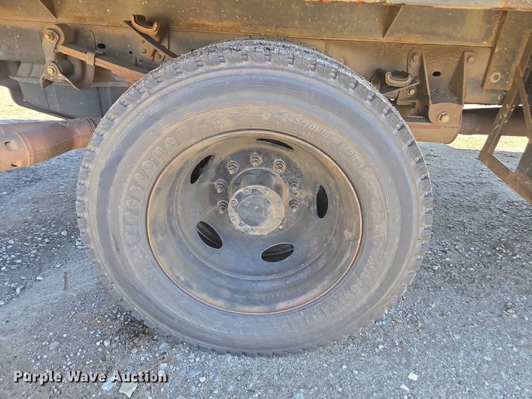 image for item DU2678 2008 Ford F450 Super Duty XL flatbed truck