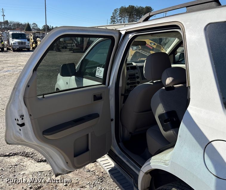 image for item DU2680 2008 Ford Escape SUV